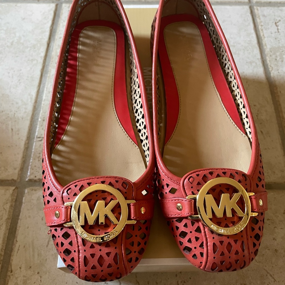 Michael Kors Leather Fulton Moc Red Sienna Flats Women’s 8M Pre-Owned with Box - Picture 2 of 6
